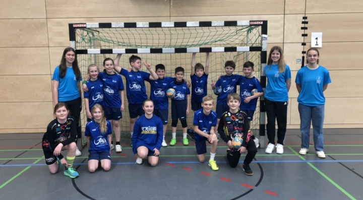 Das Bild zeigt die Mannschaft der Handball-AG des Schuljhres 2024/2025.